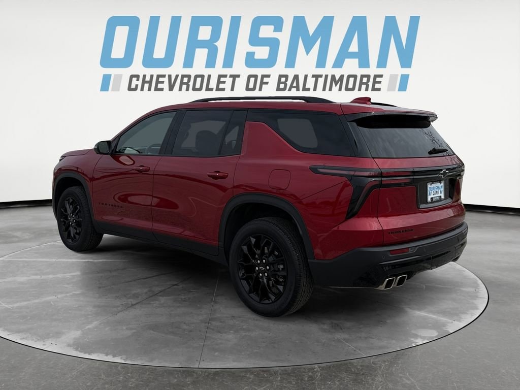 Used 2025 Chevrolet Traverse LT SUV