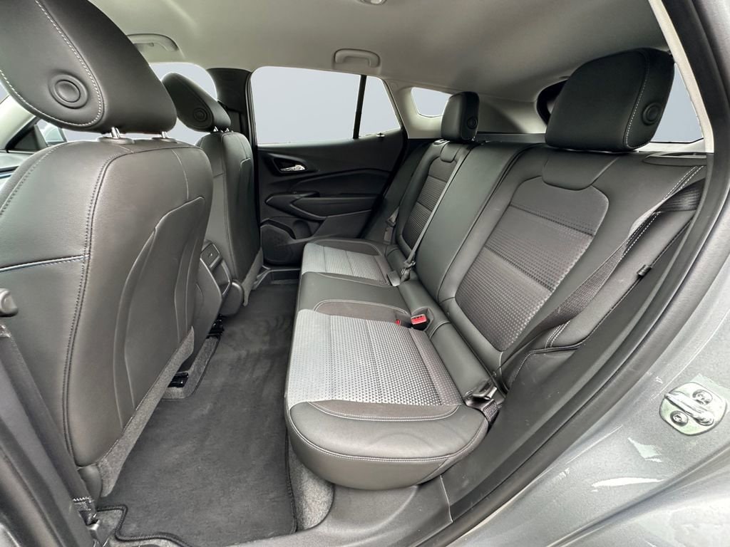 2025 Chevrolet Trax LT - Photo 13