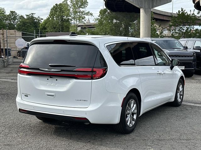 2026 Chrysler Pacifica Limited - Photo 2
