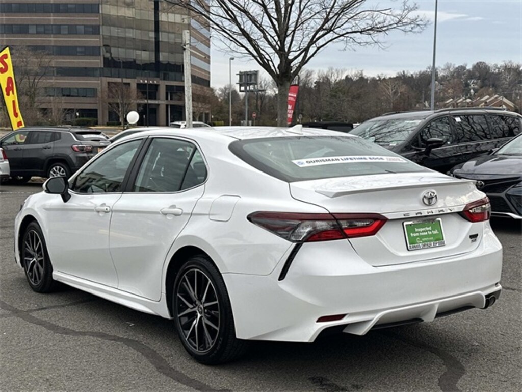 Used 2024 Toyota Camry SE Sedan