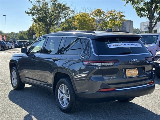 2023 Jeep Grand Cherokee Laredo photo 4