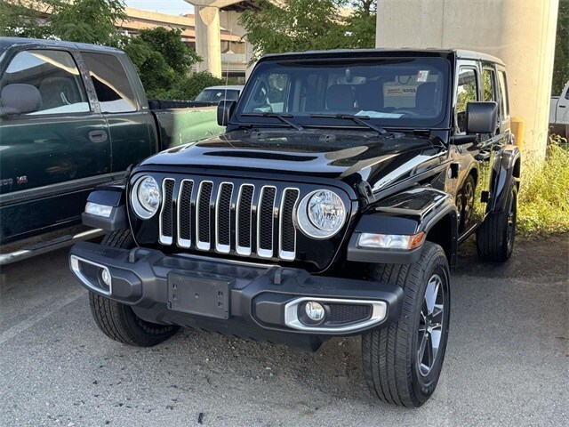 2023 Jeep Wrangler Sahara photo 2