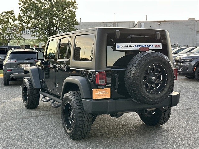 2016 Jeep Wrangler Unlimited Rubicon photo 4