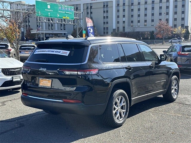 2021 Jeep Grand Cherokee Limited photo 2