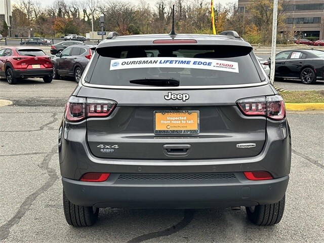 2023 Jeep Compass Latitude Lux photo 3