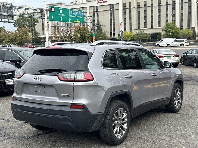 2020 Jeep Cherokee Latitude photo 2
