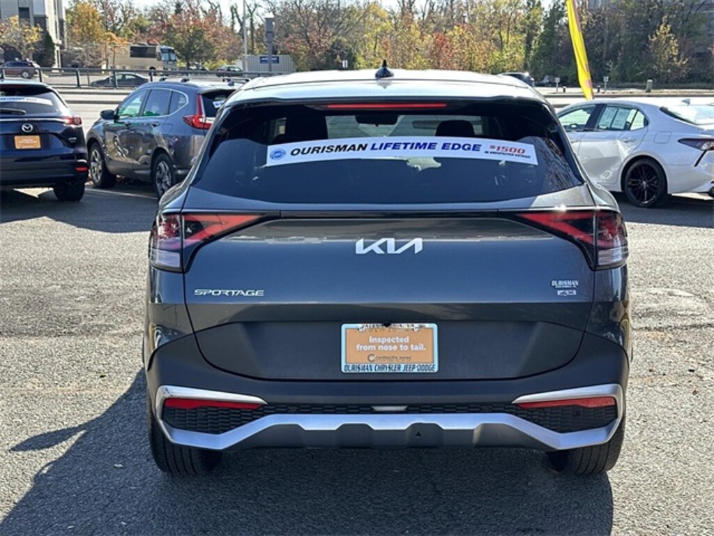 Used 2024 Kia Sportage LX SUV