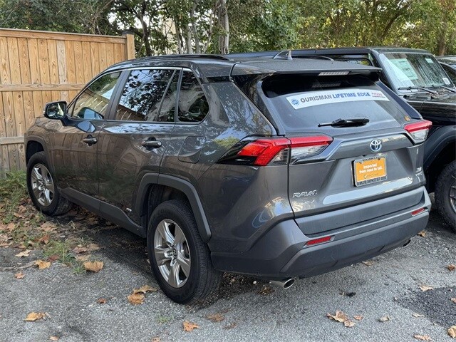2023 Toyota RAV4 Hybrid XLE photo 2