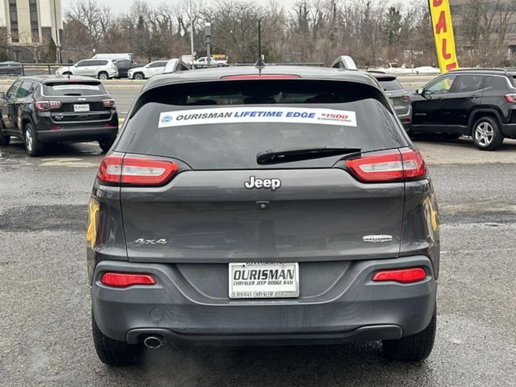 Used 2018 Jeep Cherokee Latitude Plus 4x4 SUV