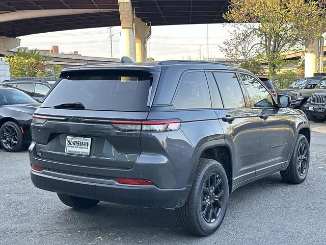 2026 Jeep Grand Cherokee Laredo - Photo 2