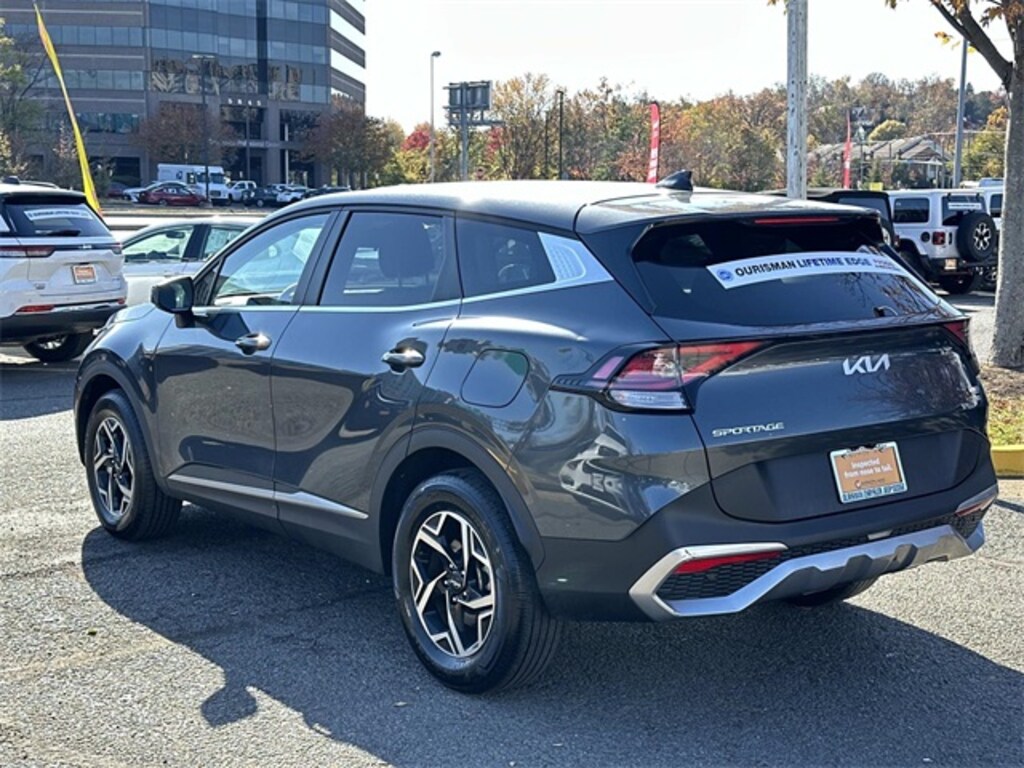 Used 2024 Kia Sportage LX SUV
