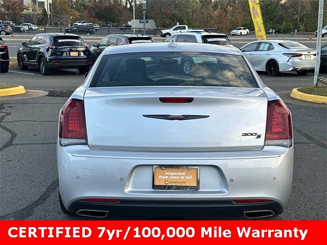 2023 Chrysler 300 S photo 2