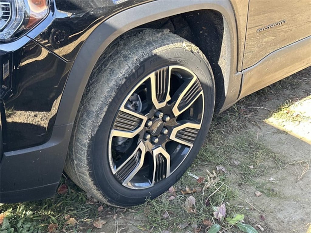 Used 2021 GMC Acadia SLE SUV