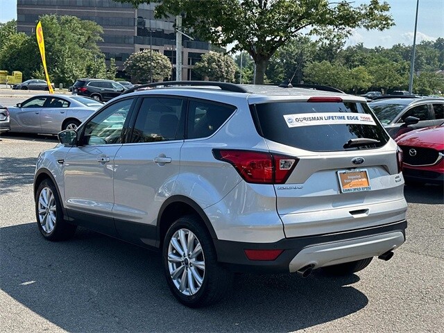 2019 Ford Escape SEL photo 4