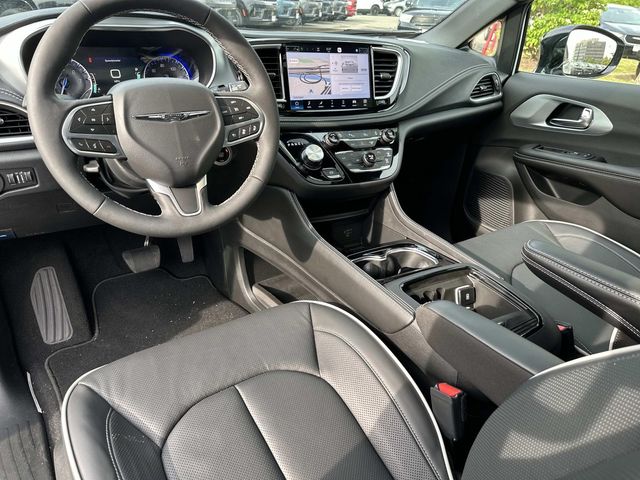 2026 Chrysler Pacifica Limited - Photo 11