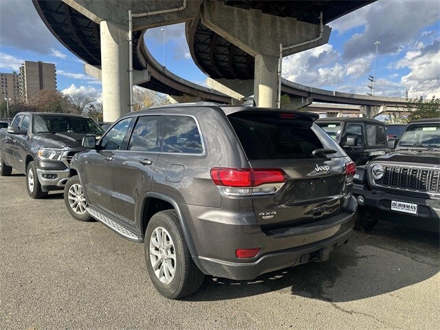 2021 Jeep Grand Cherokee Laredo X photo 3