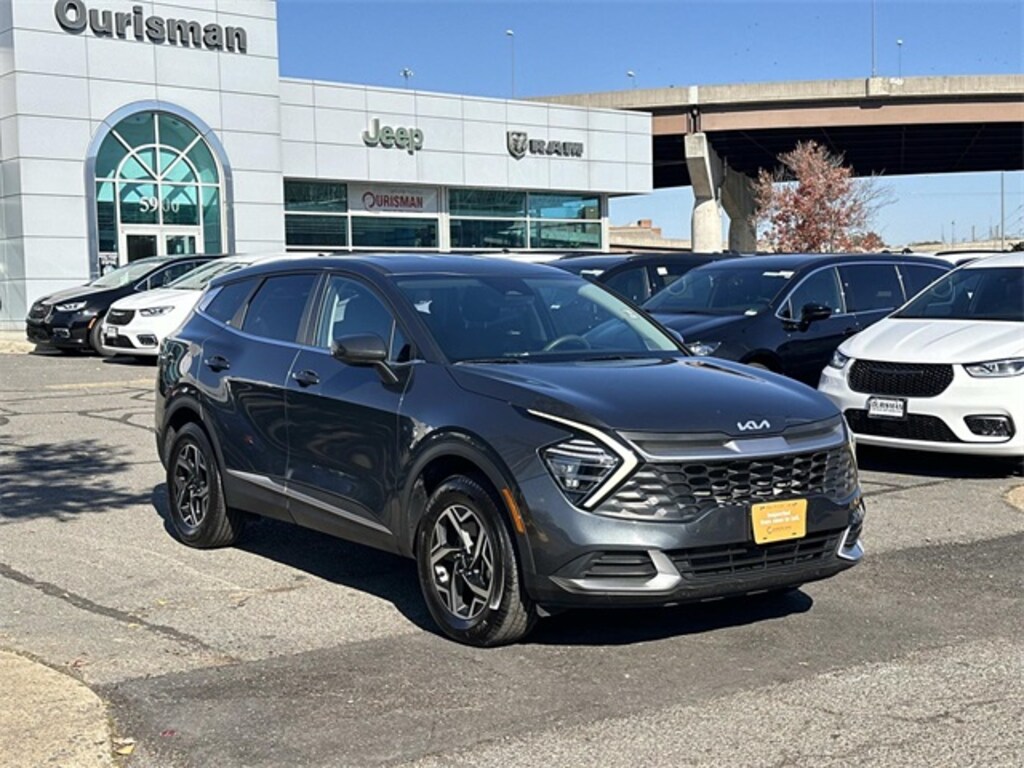 Used 2024 Kia Sportage LX SUV