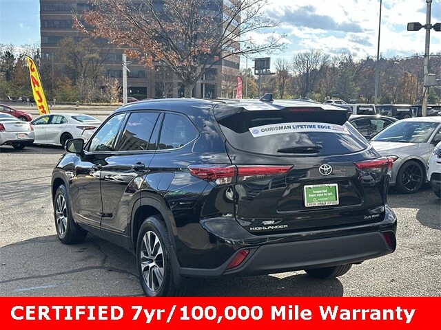2022 Toyota Highlander XLE photo 3