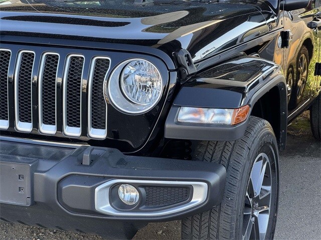 2023 Jeep Wrangler Sahara photo 3