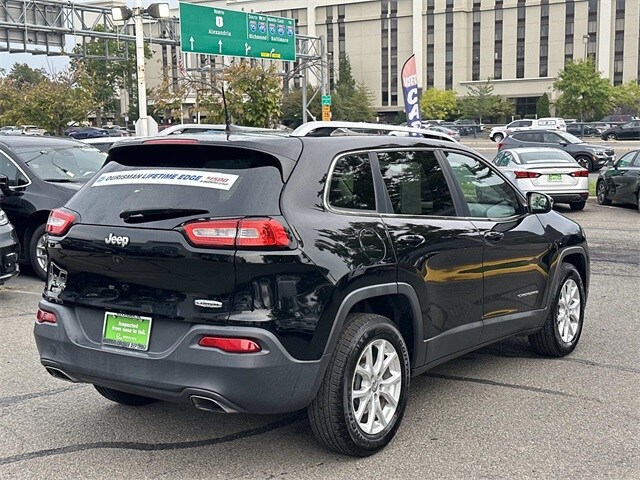 2017 Jeep Cherokee Latitude photo 2