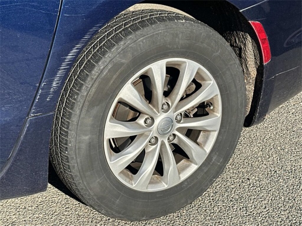Certified 2019 Chrysler