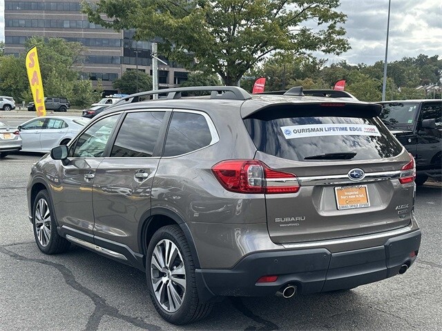 2022 Subaru Ascent Touring photo 4