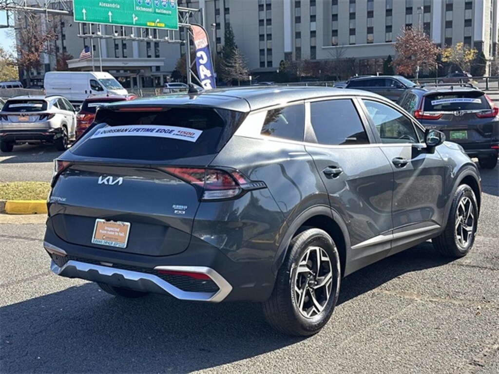 Used 2024 Kia Sportage LX SUV