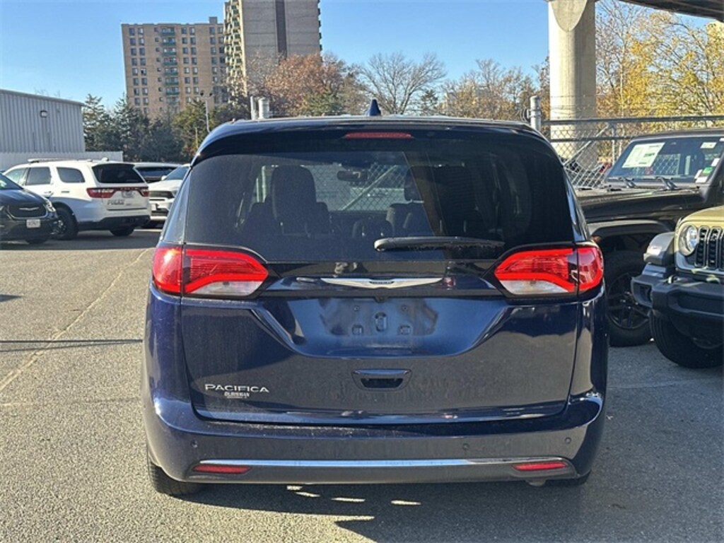 Certified 2019 Chrysler