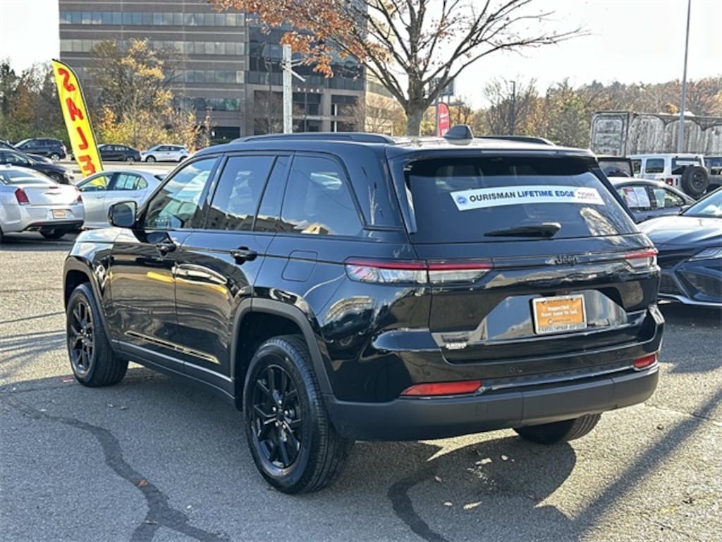 Certified 2024 Jeep Grand Cherokee Laredo SUV