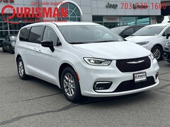 2026 Chrysler Pacifica Select Van Passenger Van