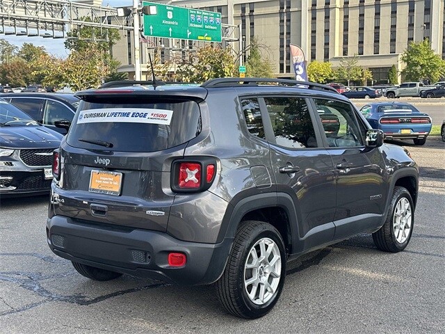 2019 Jeep Renegade Latitude photo 2