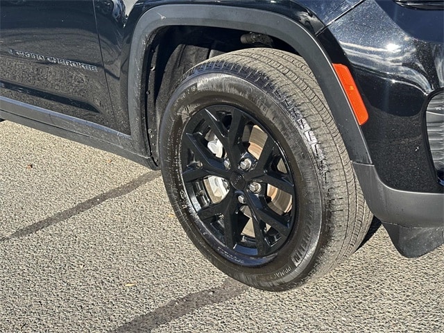 2024 Jeep Grand Cherokee Laredo Altitude X Black photo 4