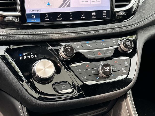 2026 Chrysler Pacifica Limited - Photo 13