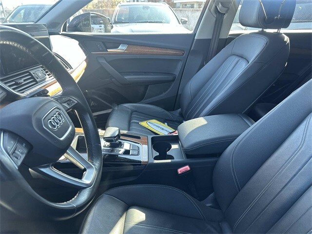 2023 Audi Q5 Premium Plus 45 TFSI S line photo 2