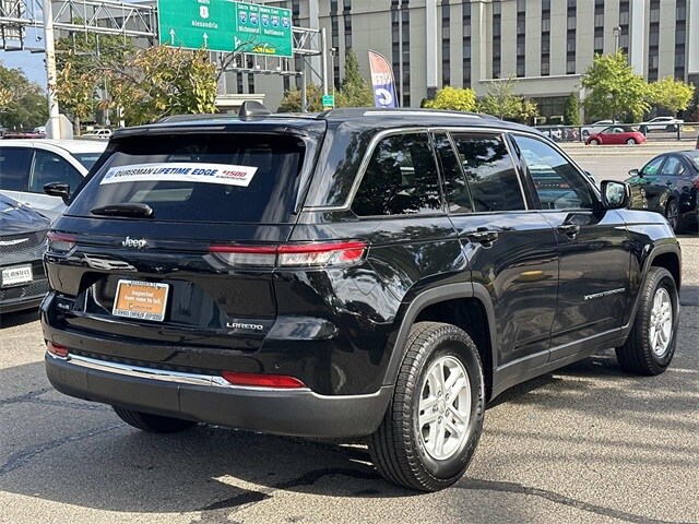 2023 Jeep Grand Cherokee Laredo photo 2