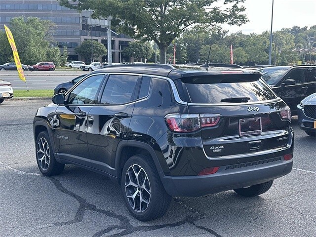 2025 Jeep Compass Limited photo 4