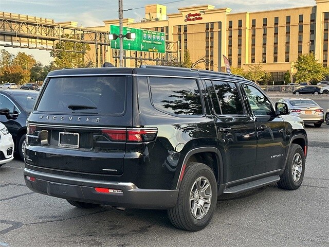 2022 Jeep Wagoneer Series I photo 2
