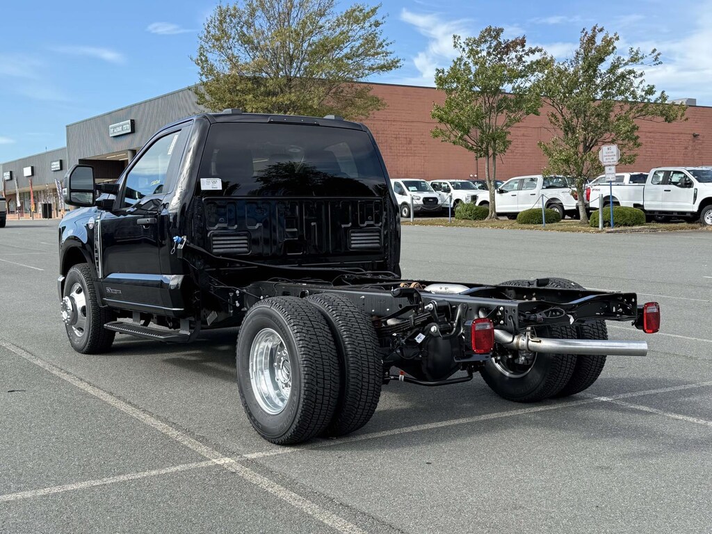 New 2026 Ford F-350 XLT Regular Cab 4x2 Bare Chassis 60 CA Regular Cab Chassis-Cab