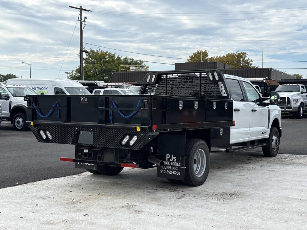 New 2026 Ford Super Duty F-350 DRW Crew Cab Chassis-Cab