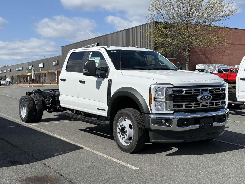 New 2025 Ford F-550 XL Crew Cab 4x2 Bare Chassis 84 CA Crew Cab Chassis-Cab