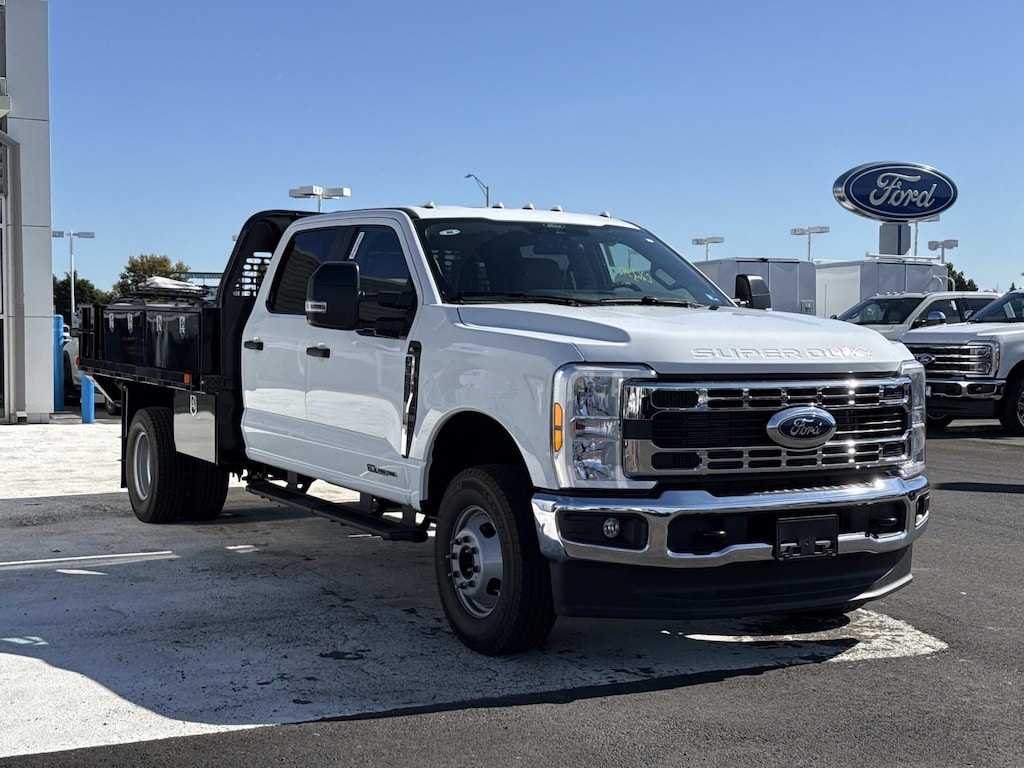New 2026 Ford F-350 XL Crew Cab 4x4 w/ 10 Contractors Flatbed Flatbed