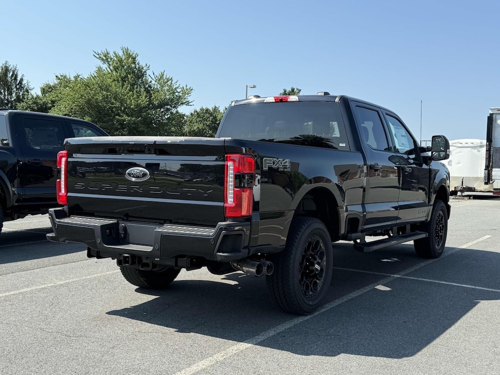 New 2025 Ford F-350 Lariat Crew Cab 4x4 W/ 6.75 Bed Crew Cab Pickup