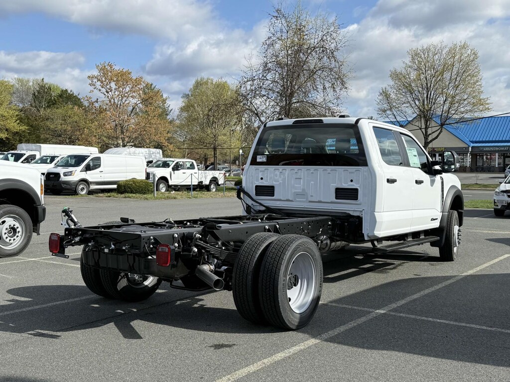 New 2025 Ford F-550 XL Crew Cab 4x4 Bare Chassis 84 CA Crew Cab Chassis-Cab