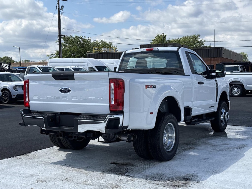 New 2026 Ford F-350 XL Regular Cab 4x4 W/ 8 Bed DRW Regular Cab Pickup