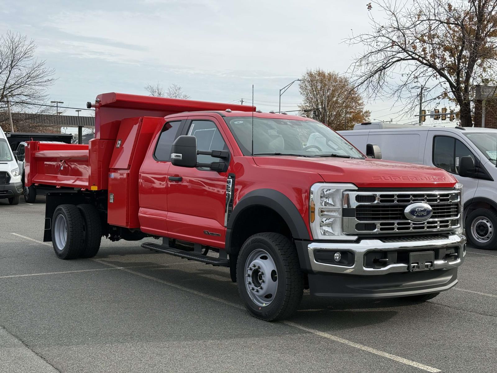 2026 Ford F-550 Super Duty Chassis Cab XL's photo