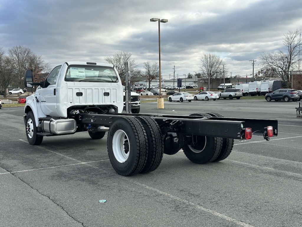 New 2025 Ford F-750 XL Regular Cab 4x2 Bare Chassis 138 CA Regular Cab Chassis-Cab