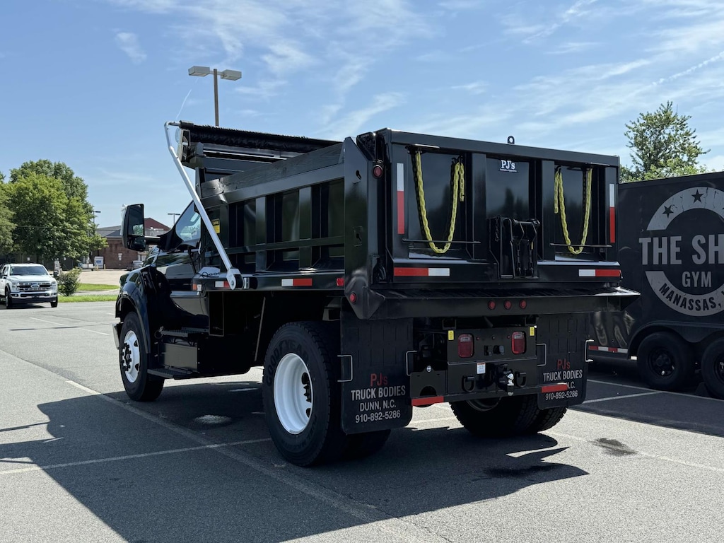 New 2025 Ford F-650 Regular Cab 4x2 w/ 10 Dump Dump
