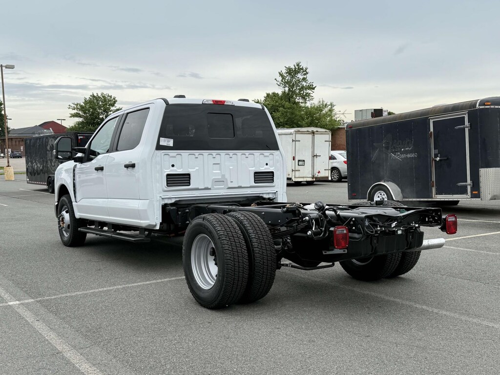 New 2025 Ford F-350 XL Crew Cab 4x2 Bare Chassis 60 CA Crew Cab Chassis-Cab