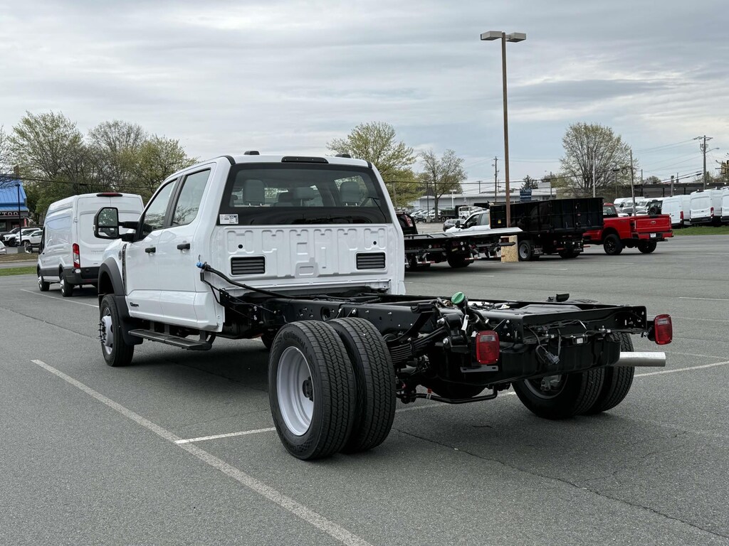 New 2025 Ford F-550 XL Crew Cab 4x4 Bare Chassis 84 CA Crew Cab Chassis-Cab