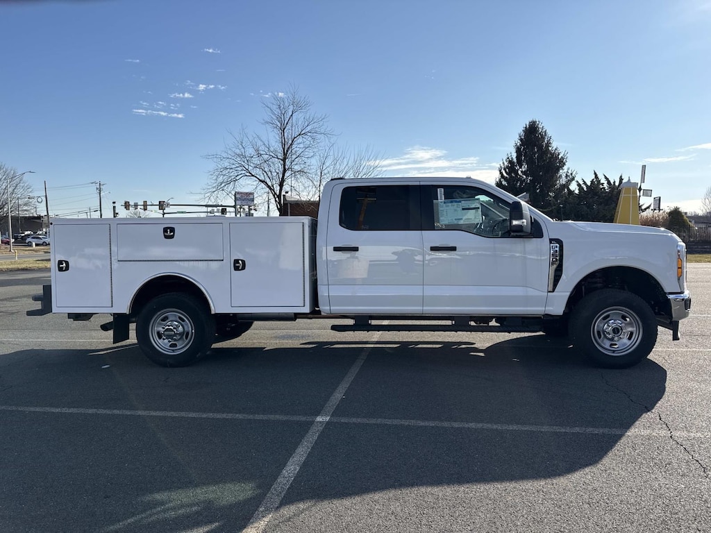 New 2025 Ford F-350 XL Crew Cab 4x4 w/ 9 Service Body Service